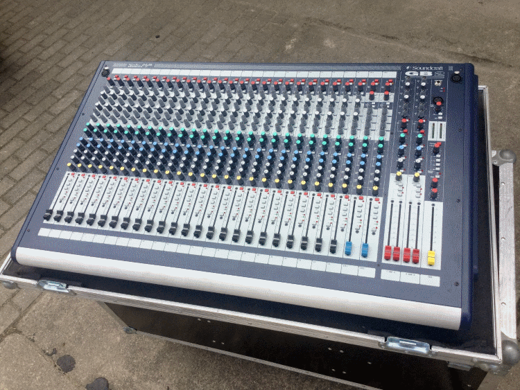 Soundcraft GB2 - 24 Ch Mixer