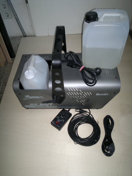 Antari snow machine s-200 -
Schneemaschine