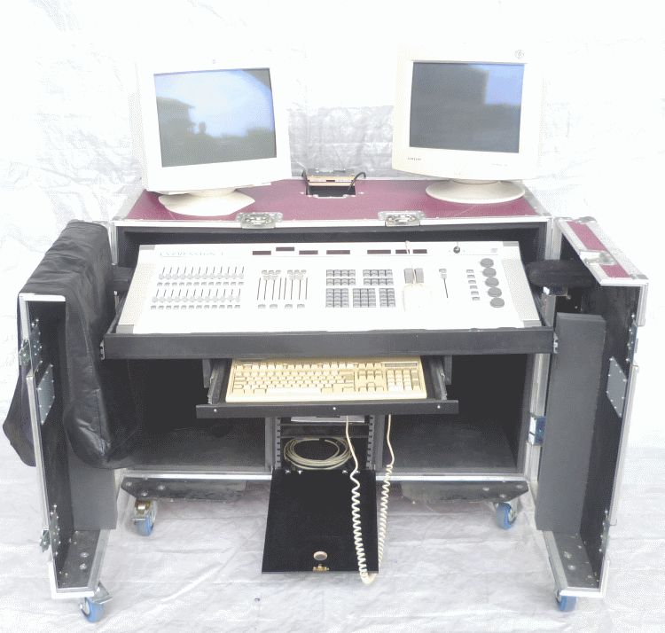 „ETC Expression“ Lichtstellpulte inkl. Case