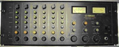 Yamaha M406 19"/4HE Profimischer